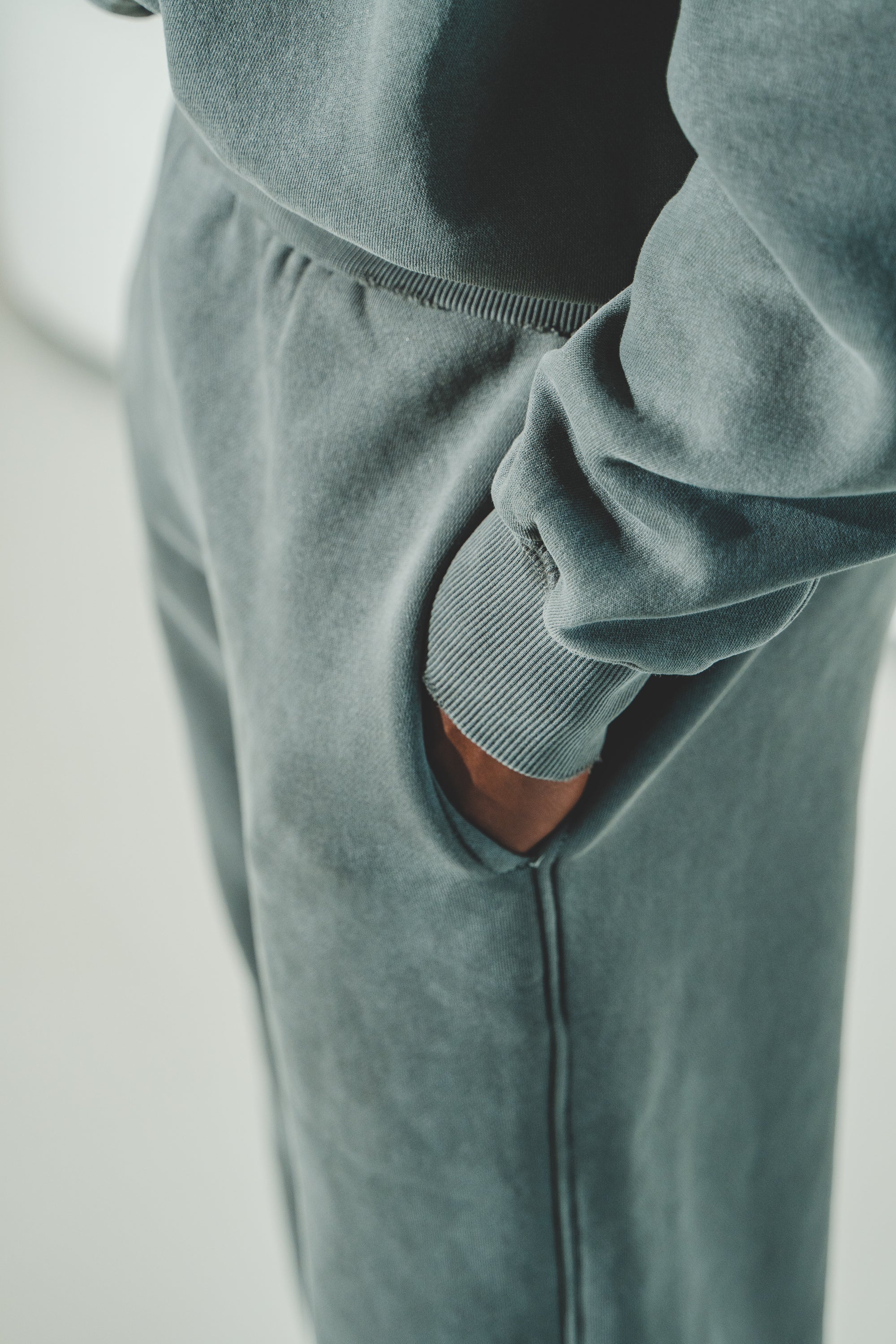 Frayed Enzyme Washed Fleece Sweatpants