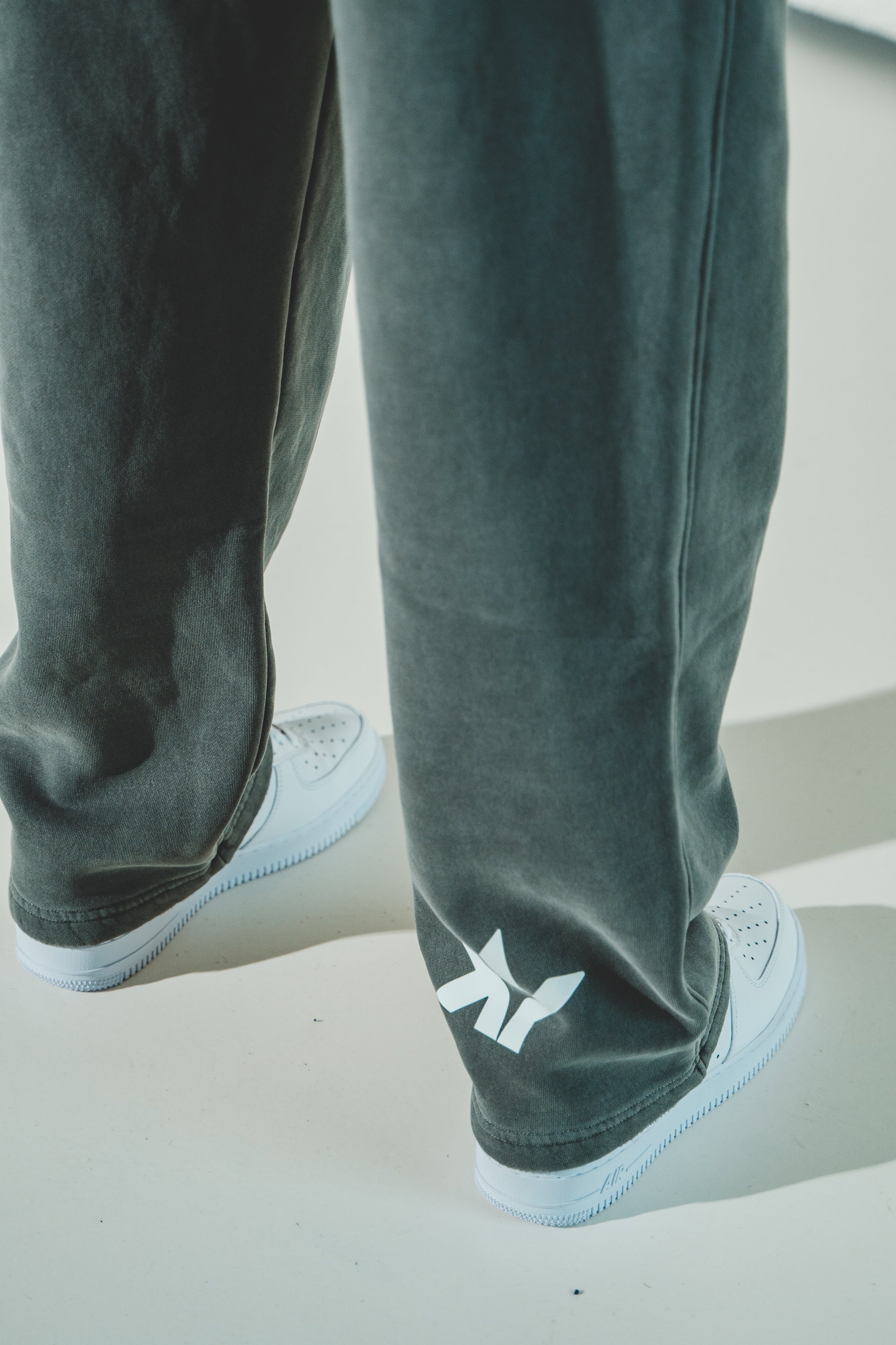 Frayed Enzyme Washed Fleece Sweatpants