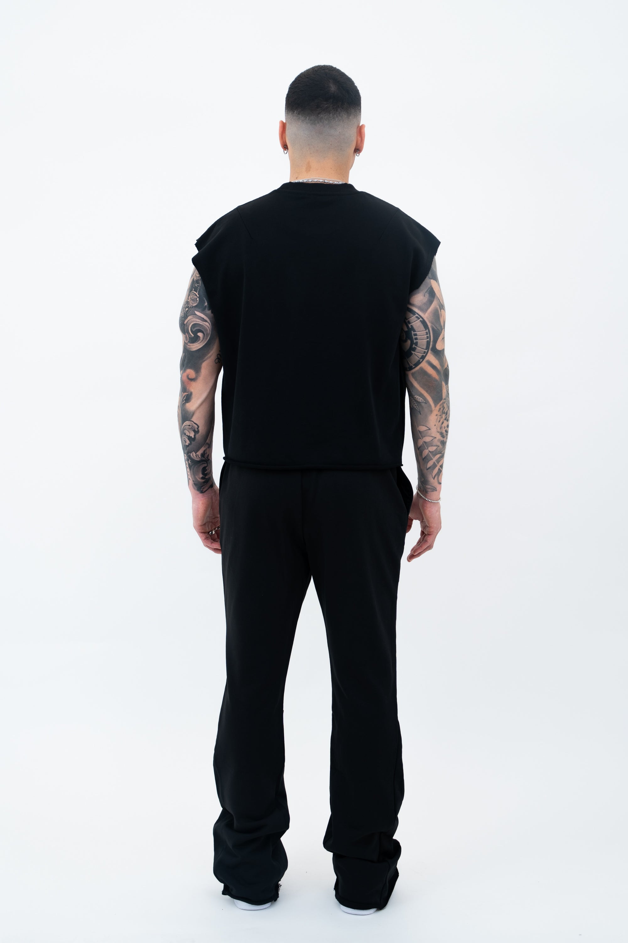 BLACK SLEEVELESS TEE – BLUE LOGO